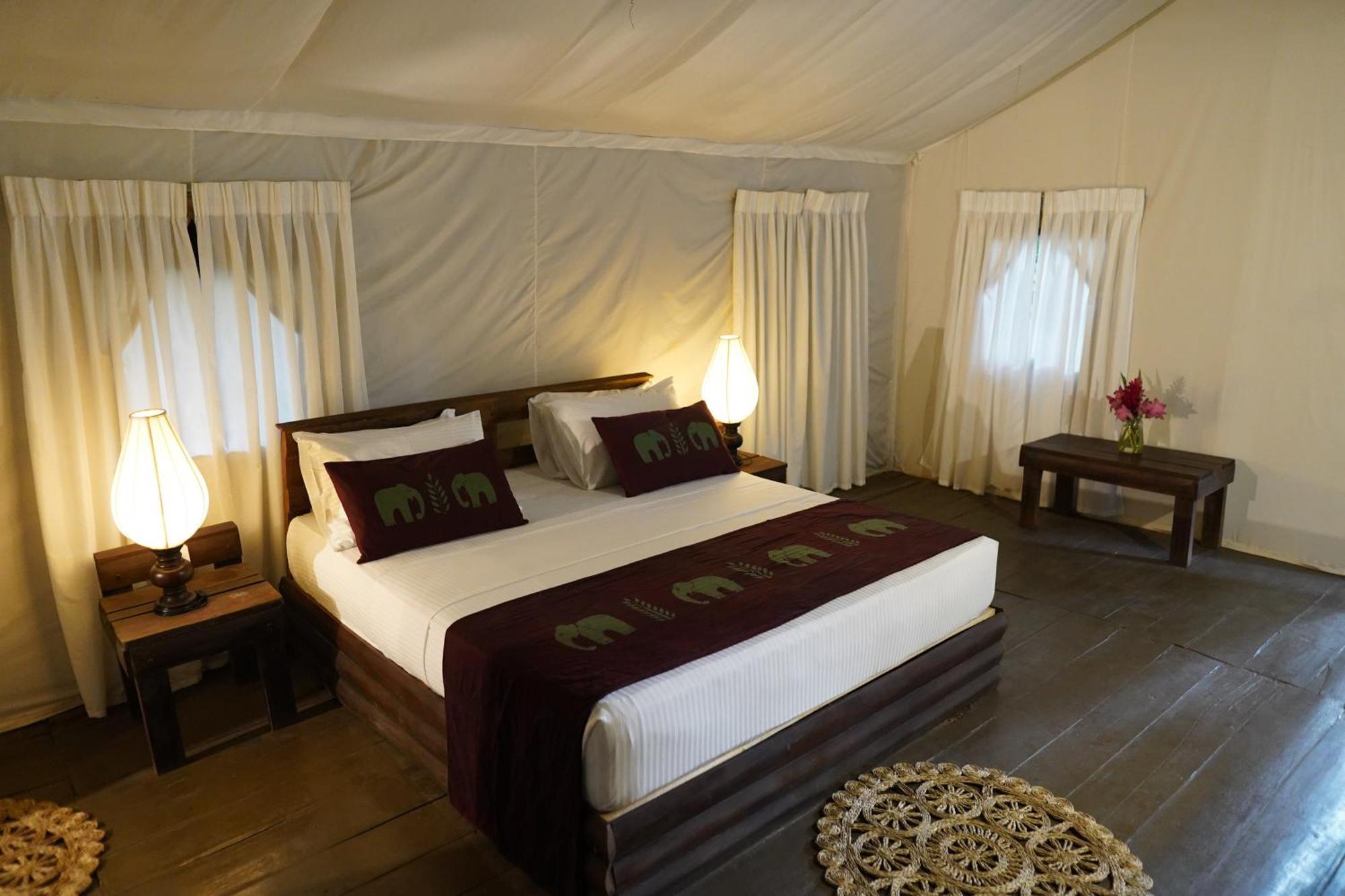River Glamping By Gaga Bees Udawalawe Exterior foto